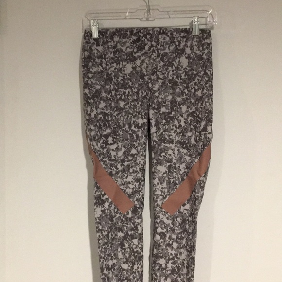 Stella McCartney Adidas Alpha Skin Grey Camo pattern leggings Size Medium - Picture 5 of 10